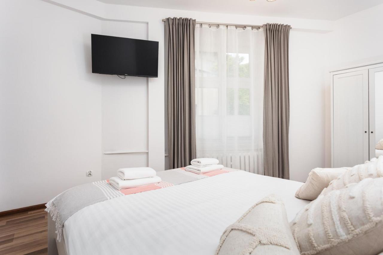 City Of The Kings-Camomile Apartment Krasków Εξωτερικό φωτογραφία